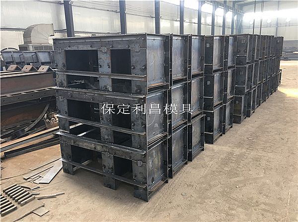 關(guān)于路基電纜槽模具的詳細介紹