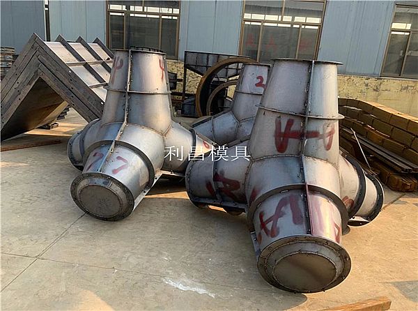 四腳椎體模具_(dá)簡介
