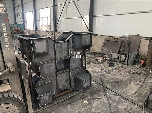 四腳空心方塊模具_(dá)簡介