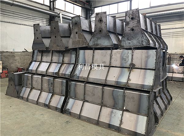 警示墩模具 知識更新了！